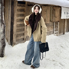 现货：冬装新款拼接羊羔绒翻领休闲派克羽绒服2C135-8953P265K418，女装羽绒服，2C135