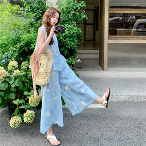 度假风碎花衬衫套装女2025夏季新款巨好看蓝色休闲阔腿裤两件套图片