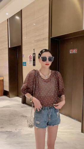 现货：夏季新款，后背排扣天丝面料小衫，女装，花之妖影