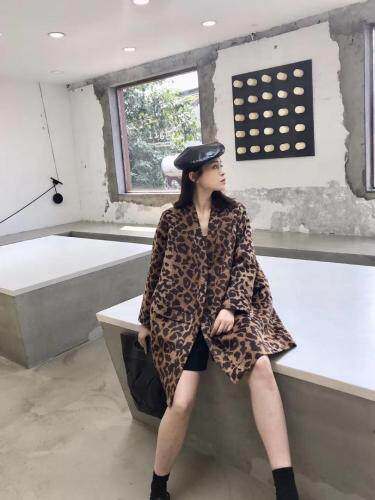 【现货】豹纹娃娃领大衣 爆图片