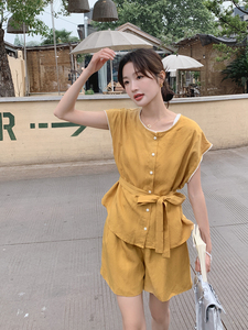 黄色高级感套装女2025夏季新款韩系复古超好看短袖衬衫短裤两件套图片