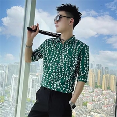 绿色