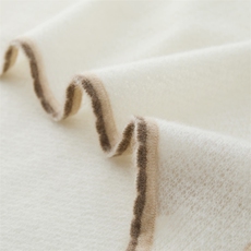 2025秋冬百搭时尚简约三角披肩羊绒，披肩，贵皇羊绒四店