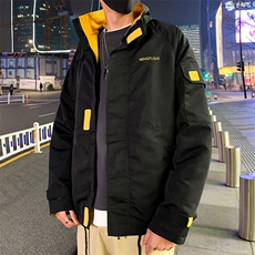 黑色
