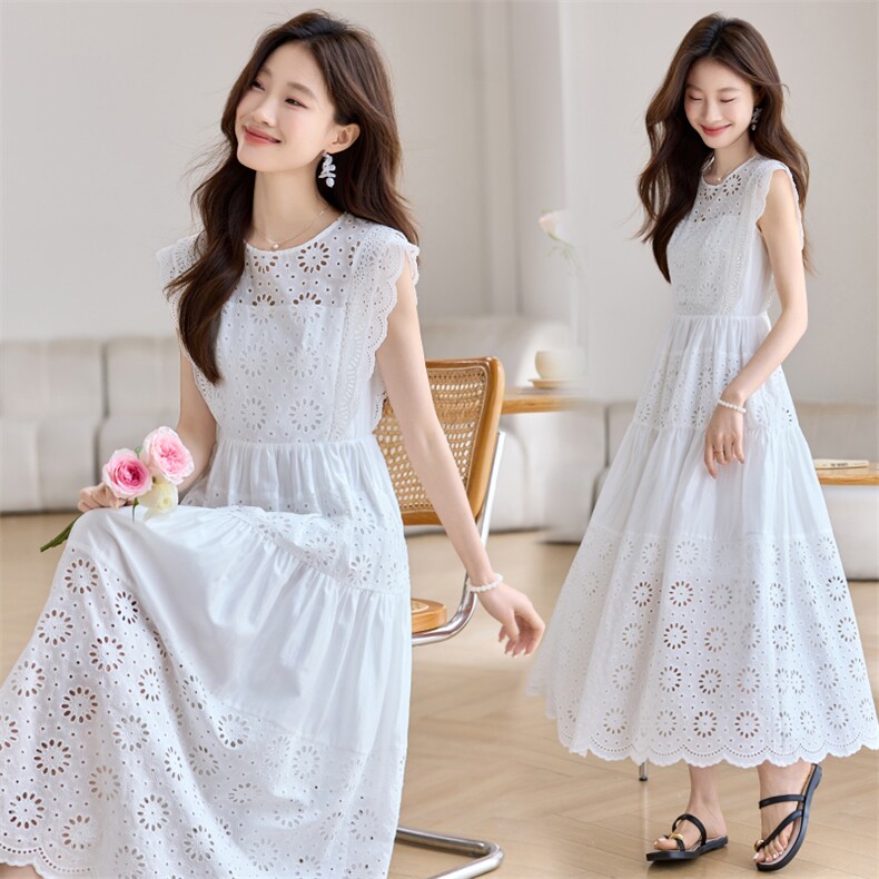 重工刺绣白色天丝连衣裙女2026夏新款高级感蕾丝镂空中长款仙女裙，女装连衣裙，简韵佳