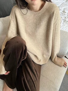 秋冬款时尚简约女圆领宽松慵懒时尚洋气针织打底毛衣图片