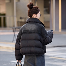 2026冬季新款韩版宽松立领牛仔拼接90白鸭绒羽绒服女短款面包服，女装羽绒服，美沁