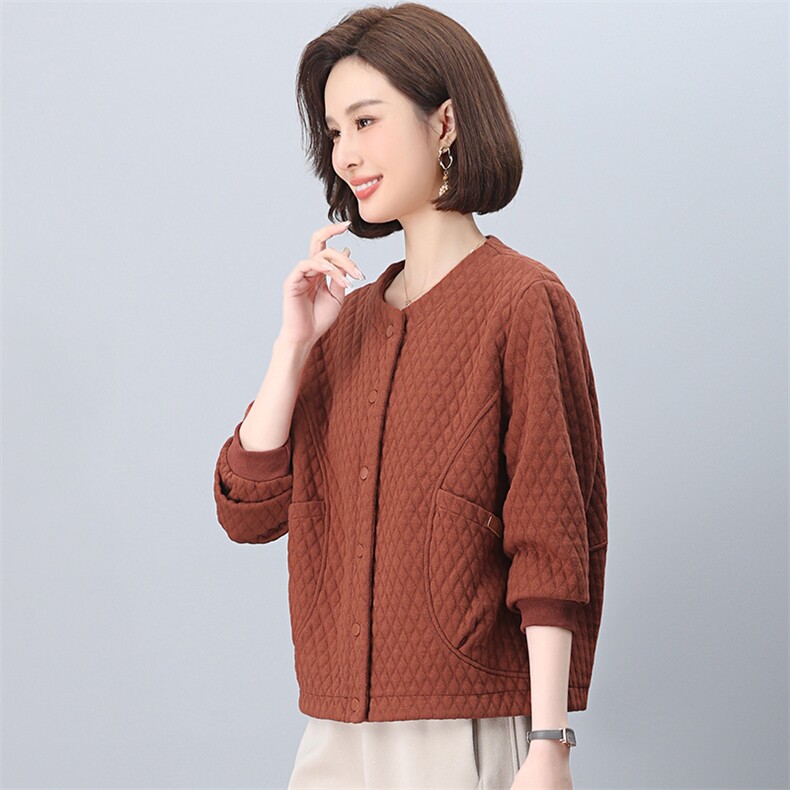 女圆领休闲百搭宽松显瘦韩版春装棒球服女铜扣记空气棉菱格外套,女装短外套,独衣靓