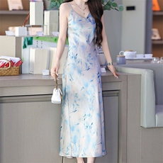 夏季吊带连衣裙女缎面印花垂坠感时尚洋气裙子法式气质碎花长裙子，女装连衣裙，佳绒高端店