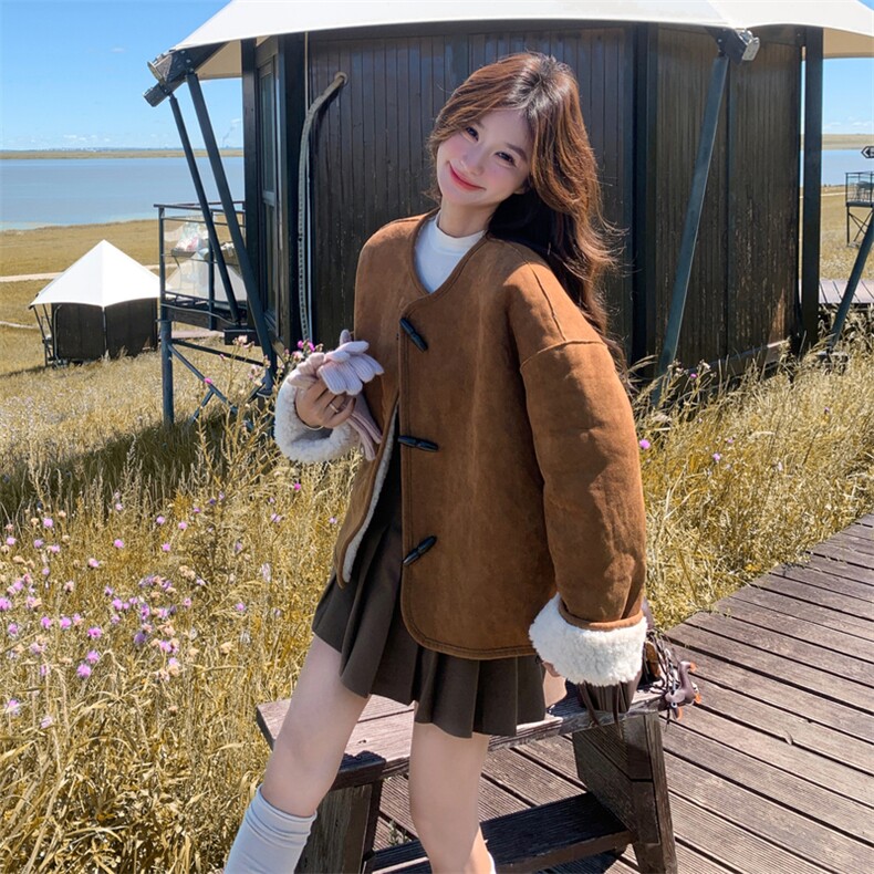 韩系复古牛角扣皮毛一体两面穿外套女秋冬2025新款加厚麂皮绒夹克,女装短外套,2C325