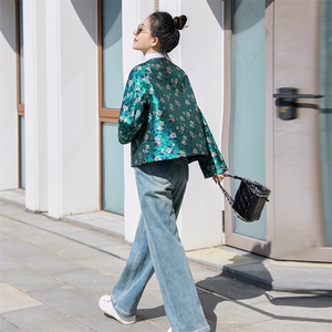 水衣源2668款新中式短款提花羽绒服女图片
