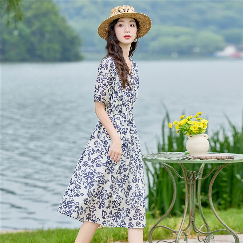 2026夏季V领泡泡袖连衣裙，系带收腰显瘦，透气亲肤，清爽雅致,女装连衣裙,米莱