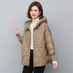 时尚龟壳背造型羽绒服女短款宽松显瘦保暖外套