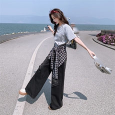 2025年夏季新品现货休闲时尚潮流度假风三件套，女装套装/套裙，臻衣坊