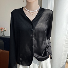 新中式国风缎面真丝长袖T恤女V领提花小衫宽松打底高级感上衣衬衫，女装T恤，羊特美羊绒