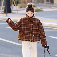 小香风红色格子短款羽绒服女2024冬季新款小个子立领白鸭绒面包服，女装羽绒服，意芙