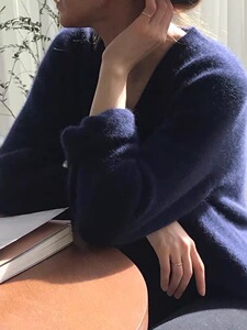 V领羊毛衫女纯色打底2024秋冬季显瘦时尚毛衣图片