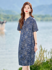 现货2025年夏季文艺复古优雅印花中长款妈妈连衣裙，女装连衣裙，依恋蒂丝