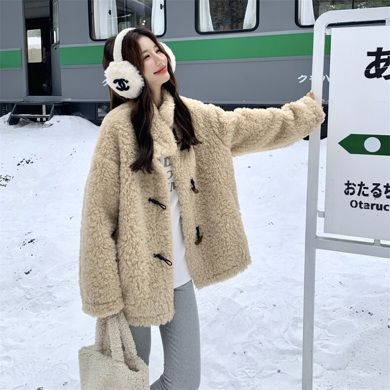 2C217现货皮毛一体羊羔毛外套款号8105P215K328,女装短外套,2C217