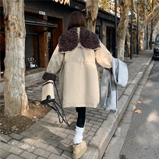 卡其色工装连帽圈圈毛拼接羽绒服女2026年冬季新款90绒长款派克服，女装羽绒服，2C159