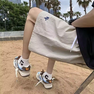 夏季户外运动透气短裤男款夏季潮牌复古简约休闲宽松青少年五分裤图片