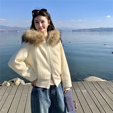 现货：冬装新款宽松显瘦连帽真毛领短款羽绒服2C135-8970P285K428，女装羽绒服，2C135