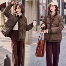 现货2024冬季新款时尚简约气质格子拼接小翻领羽绒服，女装羽绒服，深水步