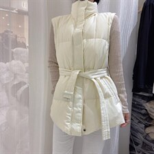 90白鸭绒百搭显瘦羽绒马甲，女装马甲，郭郭家