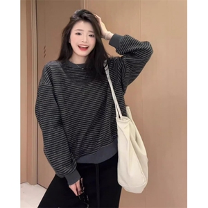 韩系慵懒条纹圆领卫衣女秋季新款设计感宽松显瘦百搭休闲长袖上衣,白色碎花连衣裙怎么搭配图片