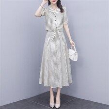 2021新款西装领短上衣条纹半身裙两件套，女装职业装，雅佳俏