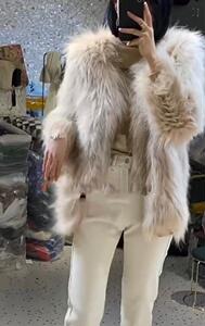 洋气款仙气飘飘有里布长款白貉编织皮草外套图片