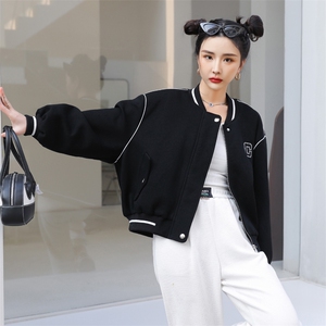 2025年春秋季新款简洁大方时尚设计感拼接网红小香风百搭外套女图片
