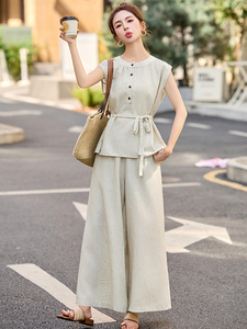 小香风套装2025夏新款韩系高级松弛感职业气质无袖背心穿搭一整套图片