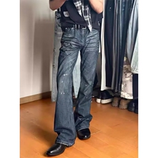深蓝色