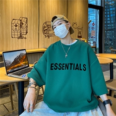 墨绿色