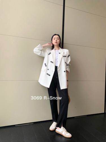 欧韩贴标西装外套，女装西装，露彩