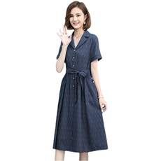 2021夏季新款简约气质V领单排扣系带收腰显瘦修身连衣裙，女装连衣裙，丽影随形