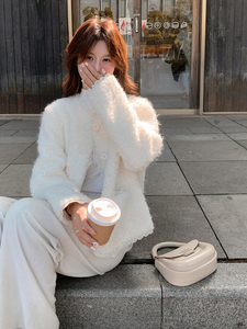 韩版减龄蕾丝边羊羔毛外套女2025年冬季新款显瘦加厚短款皮毛一体图片