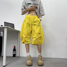 黄色