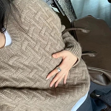 2025年秋季新款百搭女士12圆领鼓包套头羊毛衫，女装羊毛衫，新胜羊绒
