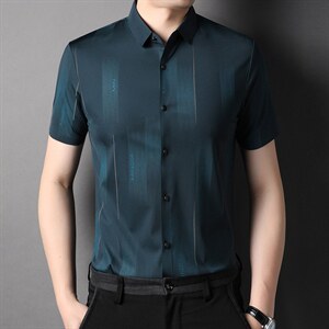 男士夏季新款冰丝纯色短袖衬衫中年薄款高端无痕半袖韩版图片