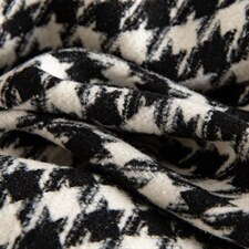 2024秋冬季收腰显瘦格子千鸟格毛呢斗篷宽松舒适版型时尚风衣，女装毛呢外套，雅静靓衣