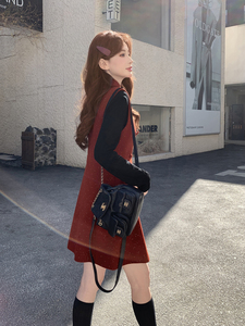 现货韩系高级感红呢料马甲+针织打底套装女2026春装新款两件套裙图片