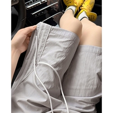 灰色
