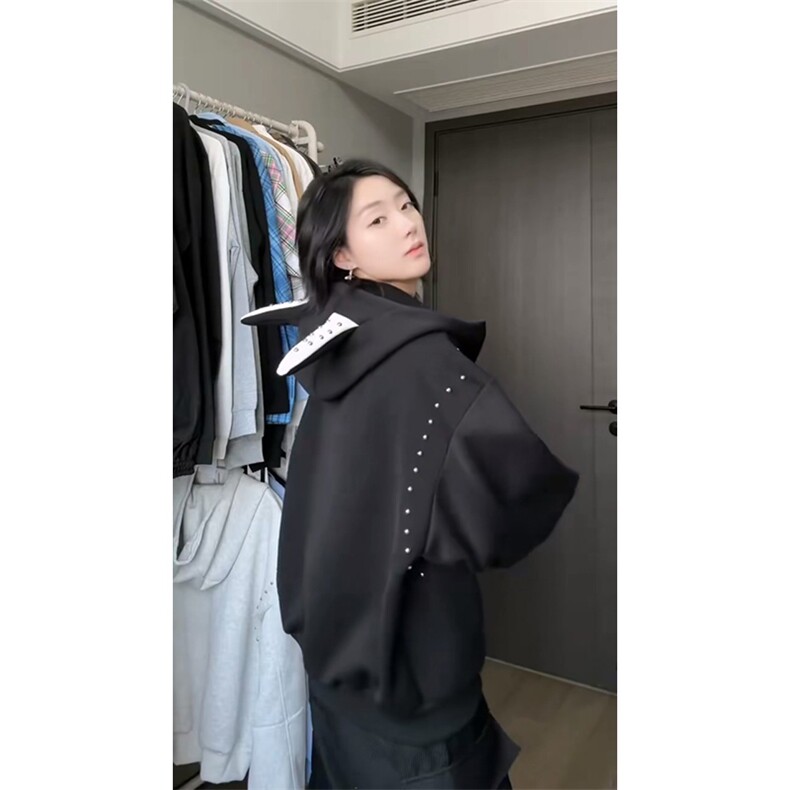抖音得物高品质26春装美式高街铆钉杜宾犬耳朵开衫卫衣外套W125,女装短外套,电商A486