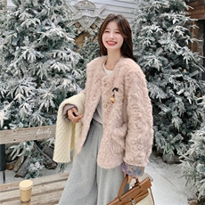 浅粉色风羊羔毛外套女冬2025新款加厚保暖小个子两面穿皮毛一体，女装皮草，2C218