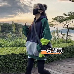 撞色加绒卫衣图片