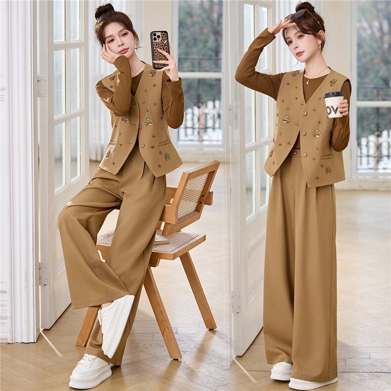 2026春装新款简约时尚休闲钉珠三件套套装，女装套装/套裙，芭米依尚
