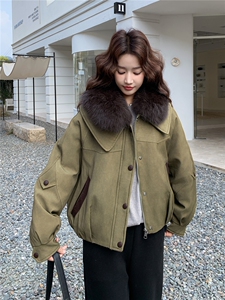 新款2B162-P460-K690军绿色真狐狸毛90白鸭绒派克服图片