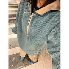灰蓝色